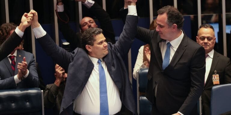 Davi Alcolumbre assume a presidência do Senado: O que isso significa para o futuro da política brasileira?