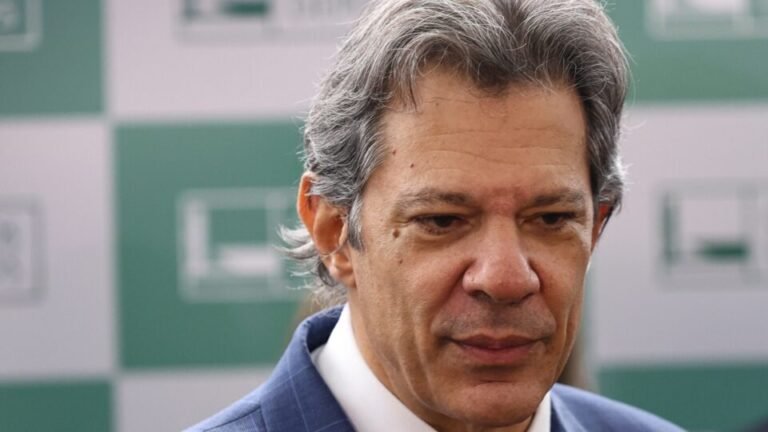 A proposta ousada de Haddad: Como limitar supersalários e reformar aposentadorias militares pode mudar o Brasil!