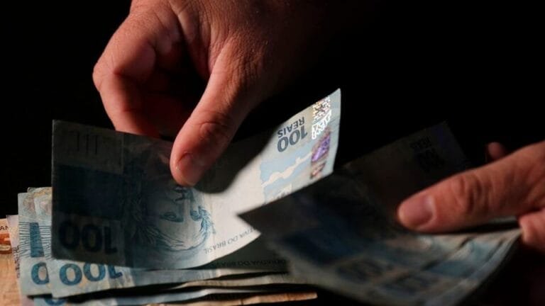 Como a Inflação de 5,68% em 2025 Pode Impactar Suas Finanças e o Mercado de Juros