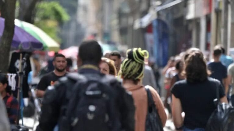 65% dos Brasileiros Querem Dizer Adeus à Escala 6×1: Você Faz Parte Dessa Mudança?