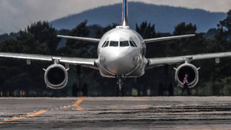 A revolução na aviação brasileira: como as novas companhias prometem transformar suas viagens em 2025