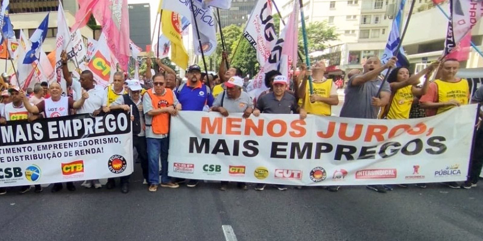 Protesto por juros mais baixos