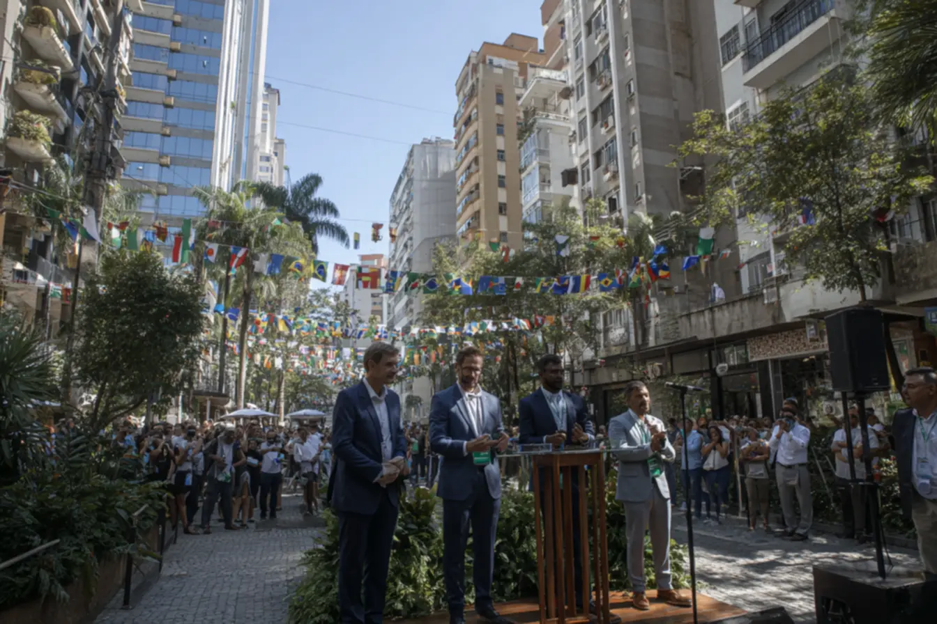 Profissionais de guarda municipal em ação